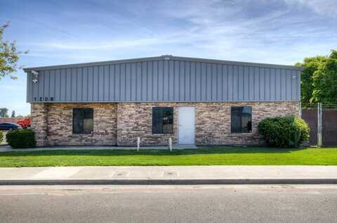 1206 O Street S, Tulare, CA 93274