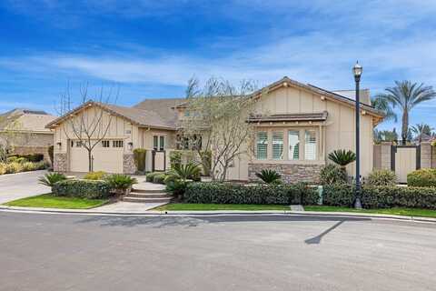 2079 Bluff View Drive E, Fresno, CA 93730