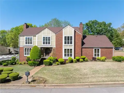 1700 Crestview LN, Fort Smith, AR 72903