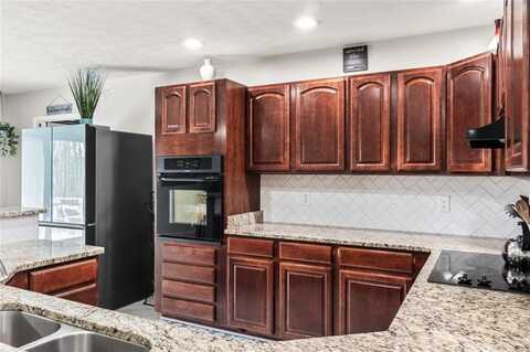 900 STONE LEA Trace, Oxford, GA 30054
