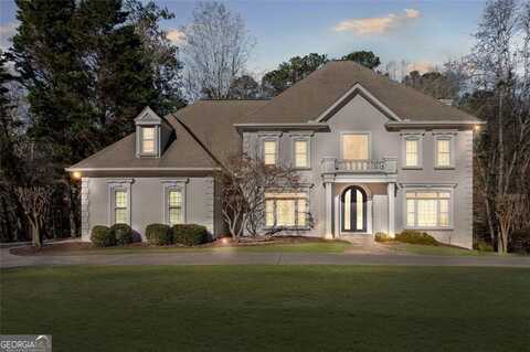 8610 SENTINAE CHASE, Roswell, GA 30076