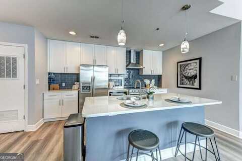 950 W Peachtree, Atlanta, GA 30309