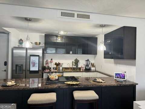 2965 Pharr Court South, Atlanta, GA 30305