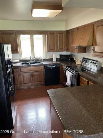 515 N Putnam Street, Williamston, MI 48895