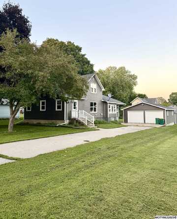 111 N Sullivan Ave, NORA SPRINGS, IA 50458