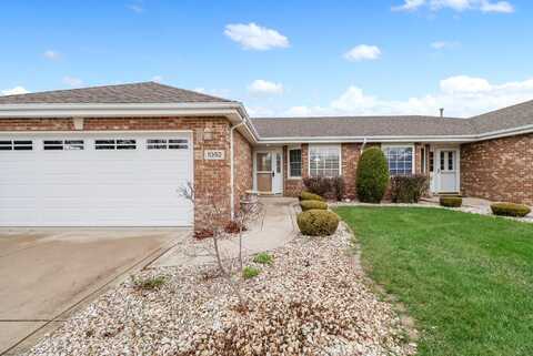 1052 Freedom Circle S, Crown Point, IN 46307