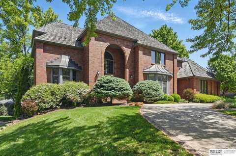 9944 Broadmoor Road, Omaha, NE 68114