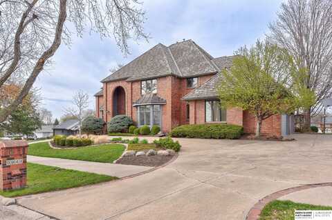 9944 Broadmoor Road, Omaha, NE 68114
