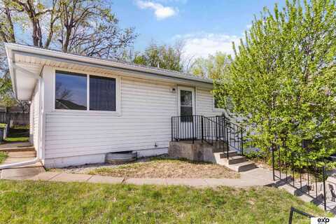 5517 Pioneers Boulevard, Lincoln, NE 68516