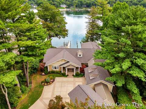 18210 Lovell Road, Spring Lake, MI 49456