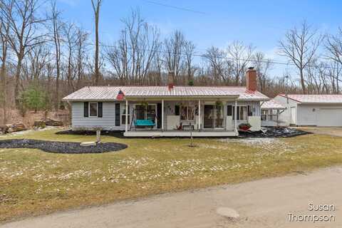 8621 Beachler Road NE, Greenville, MI 48838