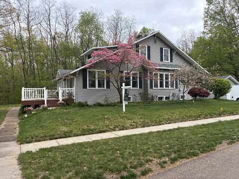 104 Highland Avenue, Allegan, MI 49010