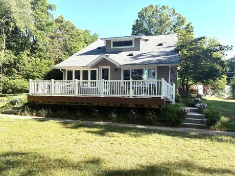104 Highland Avenue, Allegan, MI 49010