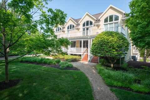 10571 Pinecone Trail, South Haven, MI 49090