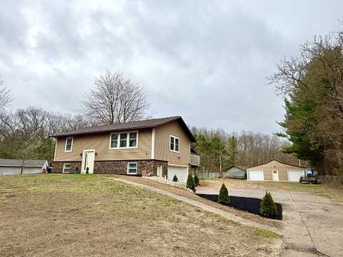 6204 Holton Road, Twin Lake, MI 49457