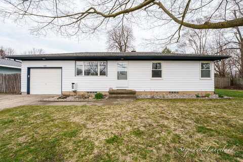 4020 Lester Drive NE, Grand Rapids, MI 49525