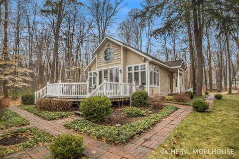 3390 E Baseline Road, White Cloud, MI 49349