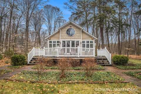 3390 E Baseline Road, White Cloud, MI 49349