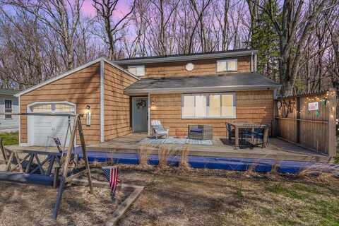 2255 Parker Drive, Wayland, MI 49348
