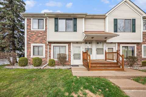 17401 Utica Oaks, Roseville, MI 48066