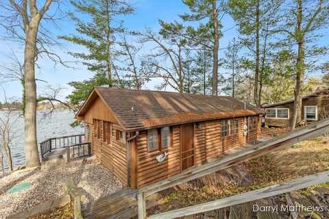 12587 Sassafras Drive NE, Greenville, MI 48838