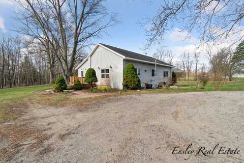 144 180th Avenue, Morley, MI 49336