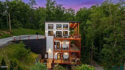1040 old cartertown Road, Gatlinburg, TN 37738