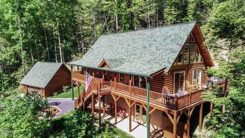 718 Rocky Flats Rd., Cosby, TN 37722