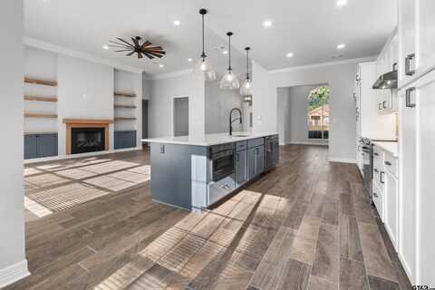 3827 Scenic Dr, Tyler, TX 75709