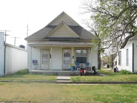 327 E 3rd Ave, Hutchinson, KS 67501
