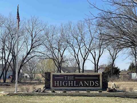 000 Gold Green Ct, Hutchinson, KS 67502