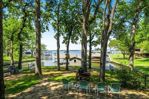 134 King Arthur Rd, Mabank, TX 75156