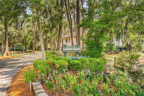 90 Gloucester Road, Hilton Head Island, SC 29928