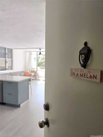 430 Kaiolu Street, Honolulu, HI 96815