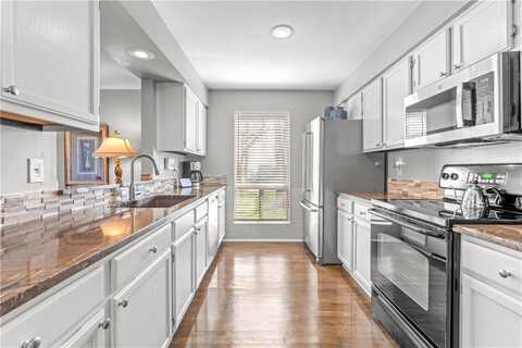 11126 Nieman Road, Overland Park, KS 66210