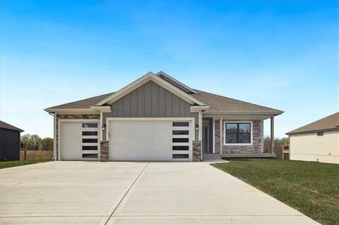 609 Blackhawke Drive, Smithville, MO 64089