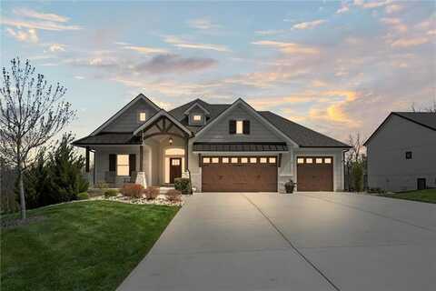 6 Black Hawk Drive, Lake Winnebago, MO 64034