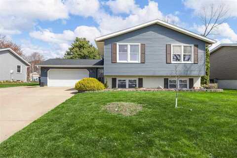 270 Larick Ct, Marion, IA 52302