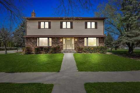 802 Sandusky Dr., IowaCity, IA 52240