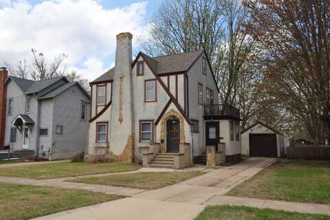 517 N 7th Street, Estherville, IA 51334