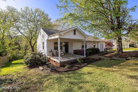 129 S Seneca Rd, Oak Ridge, TN 37830