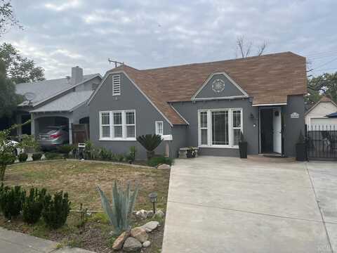 1050 Tulare Avenue, Tulare, CA 93274