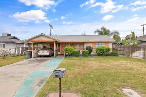 1579 Sierra Avenue, Tulare, CA 93274