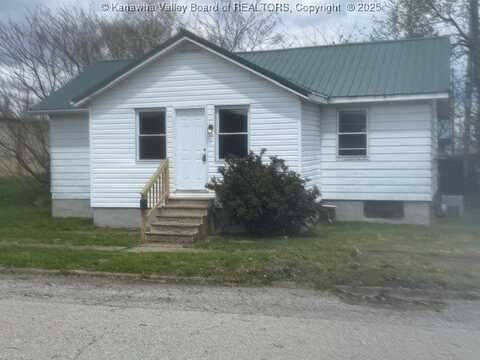 2905 29th Street, Nitro, WV 25143