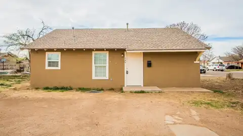 755 W Knox Street, Slaton, TX 79364