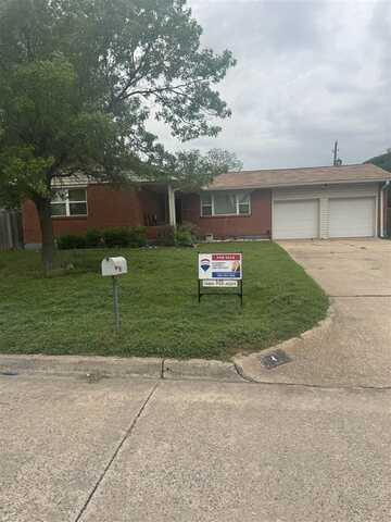 4 NW 56th St, Lawton, OK 73505