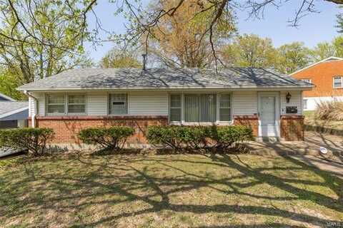 8907 Spur Lane, Saint Louis, MO 63121