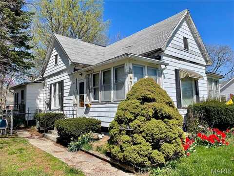 421 E Hauser Street, Litchfield, IL 62056