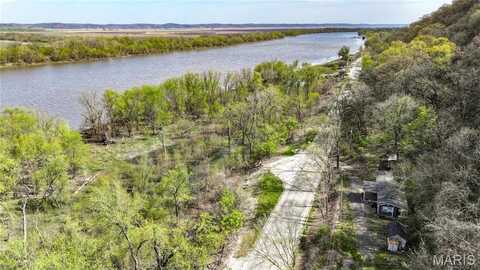 798 N Broadway, Kampsville, IL 62053
