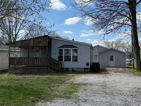 905 N Olive Street, Saint Elmo, IL 62458